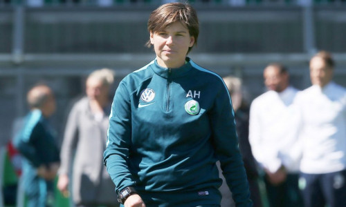 Bleibt weiterhin Teil des erfolgreichen Trainerteams beim VfL Wolfsburg: Ariane Hingst. Foto: Agentur Hübner