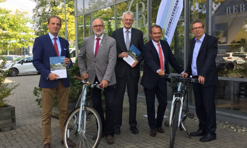 Am Dienstag wurden die Gutachten zu geplanten E-Radschnellstrecken vorgestellt. Fotos: Anke Donner