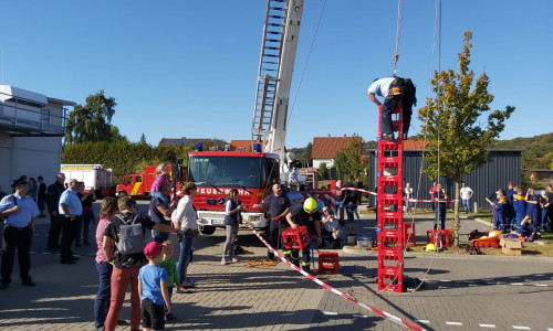 Gestern lud die Jugendfeuerwehr zum Gerätehaus in Othfresen ein, um ihr 40-jähriges Bestehen zu feiern. Fotos: Freiwillige Feuerwehr Othfresen