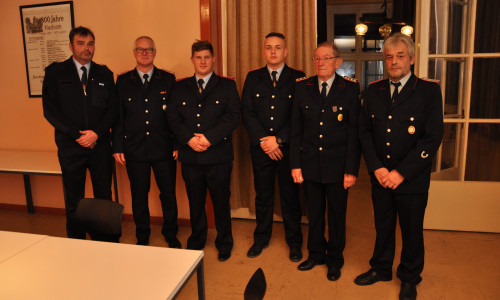 Die Feuerwehr Hachum traf sich zur Jahreshauptversammlung. Von links: Foto ( privat ) von links:
O. Danz, J. Ebers, A. Lubera, M. Sollich, K.-H. Weilbier, D. Eggelsmann Foto: Privat