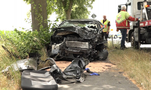 Der Fahrer musste schwer verletzt ins Krankenhaus geflogen werden. Fotos: aktuell24(DC)