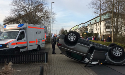 Beide Fahrer kamen mit leichten Verletzungen in ein Krankenhaus. Fotos/Video: Werner Heise