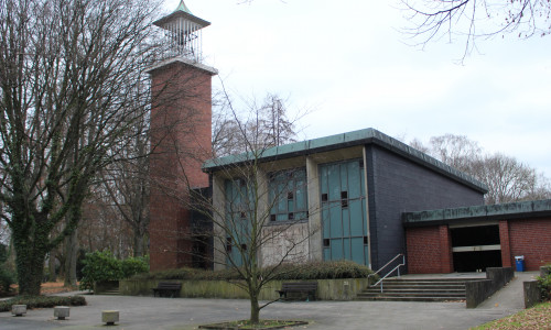 Die Kapelle des Hautpfriedhofs in Lebenstedt soll ein neues Dach bekommen. Foto: Frederick Becker