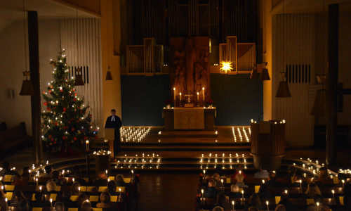 Musik im Lichtermeer: In der Martin-Luther-Kirche kann man die endende Weihnachtszeit in aller Gemütlichkeit ausklingen lassen. Foto: Evangelisch-Lutherischer Kirchenkreis Peine