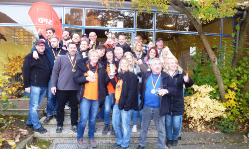 Erfolgreiches Bossel-Wochenende der SPD Ortsabteilung. Die Siegergruppen des Bossel-Wettbewerbes. Foto: Privat