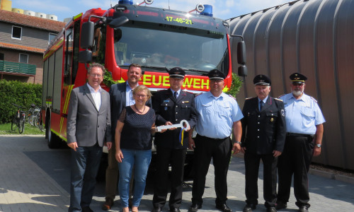 Die Feuerwehr Flechtorf freut sich über ihr neues Fahrzeug. Foto: Gemeinde Lehre