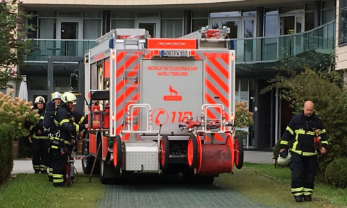 Eine Spülmaschine sorgte heute Mittag für den Einsatz der Feuerwehren im Städtischen Klinikum. Foto: Eva Sorembik