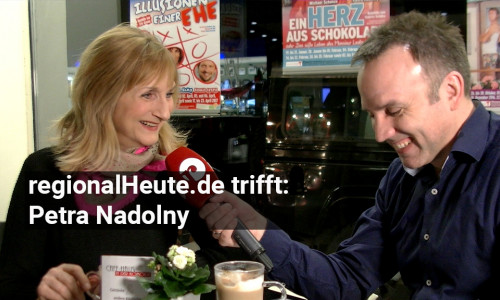 Kaffee oder Schokolade? Petra Nadolny und André Ehlers trafen sich im Foyer der Komödie am Altstadtmarkt. Videos: Antonia Henker