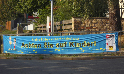 Mit solchen Bannern will die Wolfsburger Verkehrswacht auf die neuen Schulkinder im Straßenverkehr aufmerksam machen.

Foto: Verkehrswacht Wolfsburg
