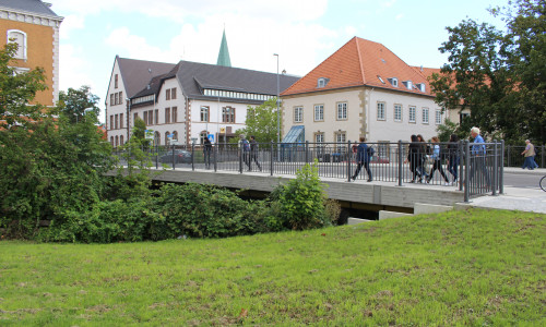 Das Denkmal soll am Ort der ehemaligen Kaffeehalle an der Brücke Bahnhofsstraße gepflanzt werden. Foto: Jan Borner