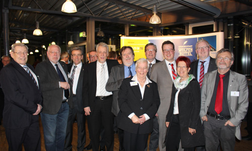 Gruppenbild der SPD-Ratsfraktion beim diesjährigen Ratsempfang mit Bürgermeister Thomas Pink und dem Vorsitzenden der SPD-Kreistagsfraktion Falk Hensel. Foto: Jan Borner