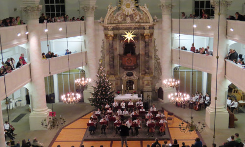 Auch in diesem Jahr veranstaltete das Gymnasium im Schloss sein traditionelles Weihnachtskonzert.

Foto: GiS