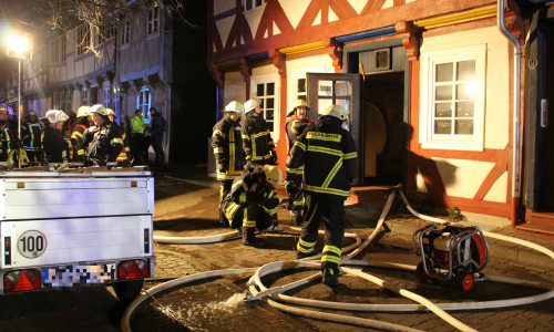 Die Freiwillige Feuerwehr Wolfenbüttel wurde am heutigen Dienstagnachmittag wegen starker Rauchentwicklung in der Jägerstraße alarmiert. Fotos/Video: Jan Borner