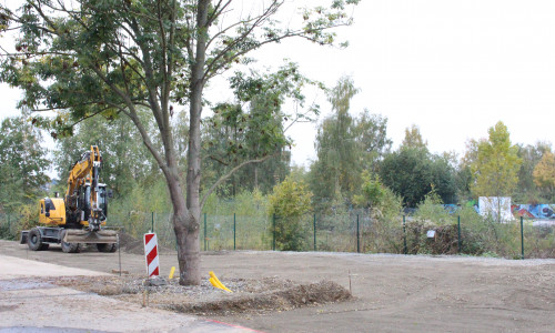 Die Bauarbeiten des neuen Jugendplatzes haben am 5. Oktober begonnen. Foto: Max Förster