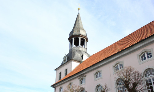 Auch der Kirchgarten der St.Nicolai Kirche soll umgestaltet werden. Archivbild.