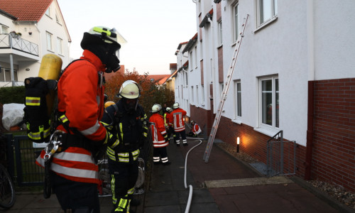 Die Feuerwehr musste sich gewaltsam Zugang zu der Wohnung verschaffen. Foto: Rudolf Karliczek