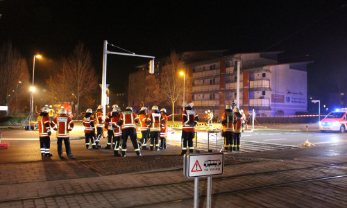 Die Feuerwehr im Einsatz. Fotos und Video: aktuell24/Kr