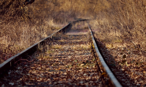 Auf den Stillgelegten Gleisen könnten schon bald Draisinen fahren. Symbolbild: Pixabay