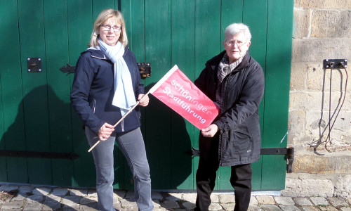Petra Habermann und Elke Stern freuen sich auf den Saisonstart am 7. April. Foto: Stadt Schöningen
