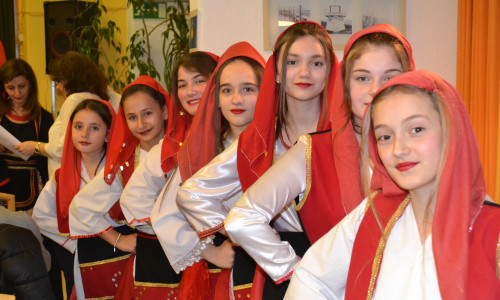 Die Tanzgruppe „Dielli“ (Deutsch „Sonne“), die bei der Veranstaltung über Albanien und Kosovo am 28. Oktober auftreten wird. Foto: Veranstalter
