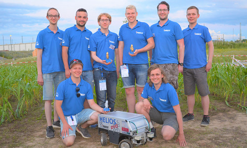 Die Team-Mitglieder von FREDT freuen sich über ihren Sieg beim Field Robot Event in Heilbronn. Foto: Alexander Brümmer/TU Braunschweig