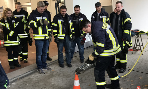 An mehreren Stationen konnten sich die Interessierten über die Arbeit der Feuerwehr informieren.  Foto: Feuerwehr Felchtorf