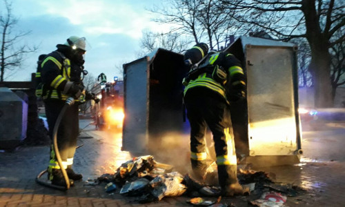 Wieder brannte ein Altpapiercontainer. Foto: Feuerwehr Wolfenbüttel