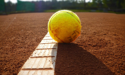 Ist Tennis kein Sport mehr, der gefördert werden muss? Symbolfoto: Pixabay