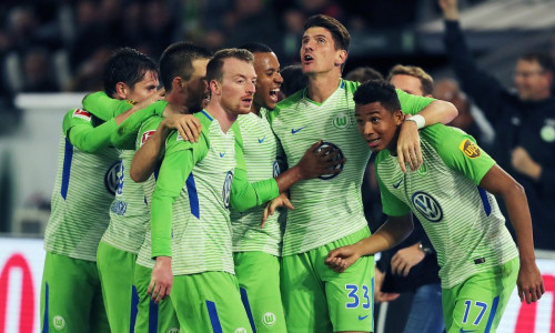 Felix Uduokhais Treffer rettet Wolfsburg einen Punkt. Fotos: Agentur Hübner
