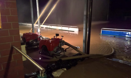 Nicht nur der Dettumer Sportplatz litt unter den Überschwemmungen der letzten Woche.

Foto: Andrea Martin