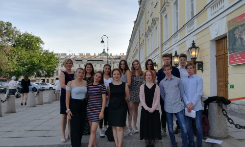 Die Schüler in St. Petersburg. Foto: GiS