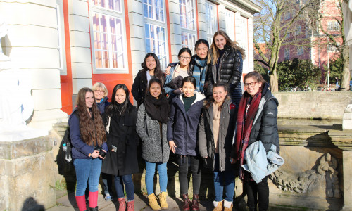 Die Austauschschülerinnen aus Sydney waren im Gymnasium im Schloss zu Gast. Foto: Gymnasium im Schloss