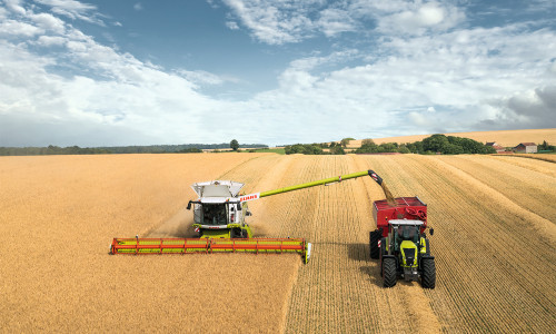 Das Forschungsprojekt „EkoTech“ zielt auf eine Optimierung von Landmaschinen und Arbeitsprozessen in der Landwirtschaft, um Kraftstoff zu sparen und somit den CO2-Ausstoß zu reduzieren. Foto: Claas
