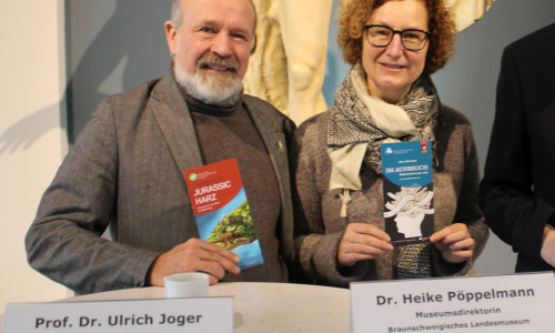 Prof. Dr. Ulrich Joger, Dr. Heike Pöppelmann und Prof. Dr. Jochen Luckhardt gaben einen Ausblick auf die kommenden Ausstellungen (v. li.). Foto: Alexander Dontscheff