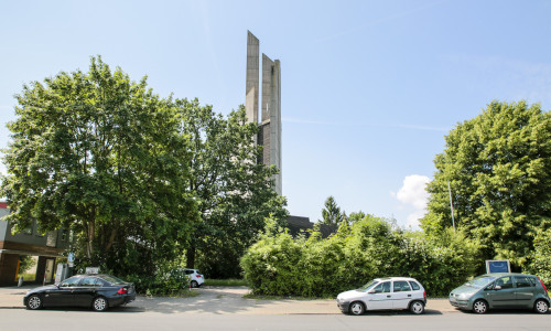 Der Turm der profanierten Kirche Salzgitter-Lebenstedt. Foto: Glockenbörse GbR