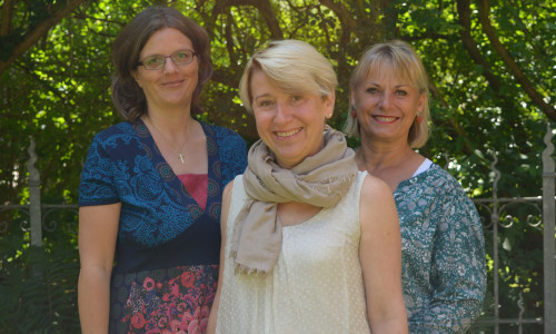 von links: Dr. Nicole Laskowski, Jutta Alles und Marita Draheim besuchen die Plattenkiste. Foto: Privat