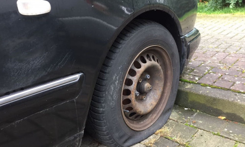 Ein kaputter Reifen macht noch lange kein Wrack. Fotos: Alexander Panknin