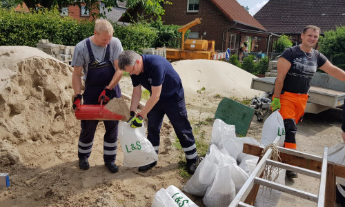 Sandsäcke stehen für den Notfall bereit. Foto: Schaffhauser, Samtgemeindefeuerwehr