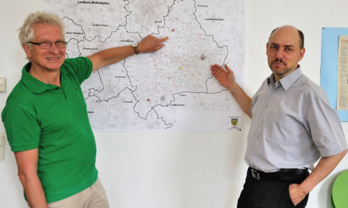 Holger Barkhau (links) und Dr. Reinhard Gerndt erläutern die Vorstellungen der Kreistagsfraktion der Grünen zur Schulentwicklungsplanung im Landkreis Wolfenbüttel.
Foto: Privat