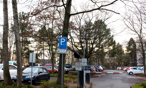 Gibt es zu wenig Parkplätze am Klinikum? Marion Lenz verneint das. Foto: Sina Rühland