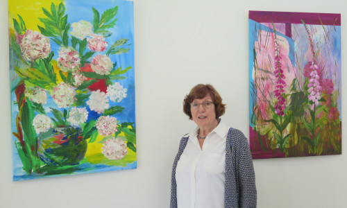 Ursula van der Veen zeigt noch bis November ihre Landschafts- und Blumenbilder in der Galerie im Turm. Foto Landkreis