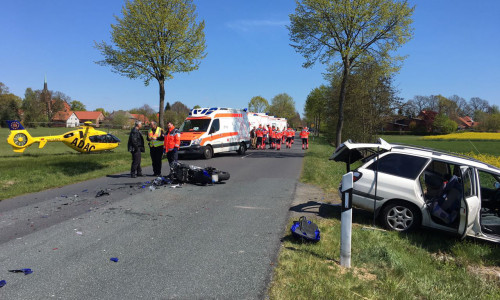 Bei Adenbüttel ist ein Mottoradfahrer tödlich verunglückt. Fotos/Video: aktuell24 (BM)