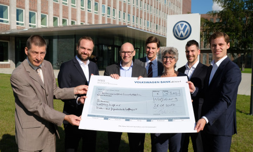 Zwei Wolfsburger Sozialeinrichtungen freuten sich über die Spende der VW-Mitarbeiter. Foto: VW