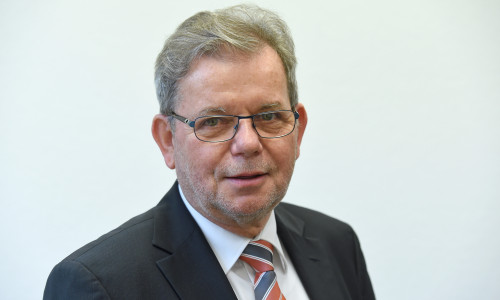 Horst Schiesgeries beklagt die Unterrichtsversorgung in Gifhorn. Foto:  Holger Hollemann/dpa