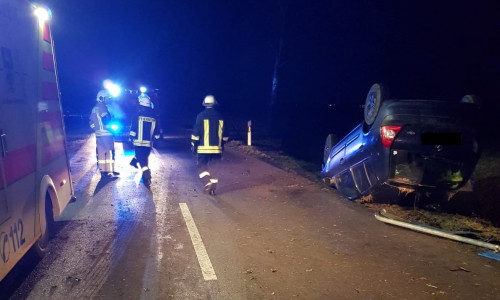 Am frühen Morgen kam es zu einem Verkehrsunfall auf der K 41 in Richtung Papenrode. Fotos: Samtgemeinde Velpke