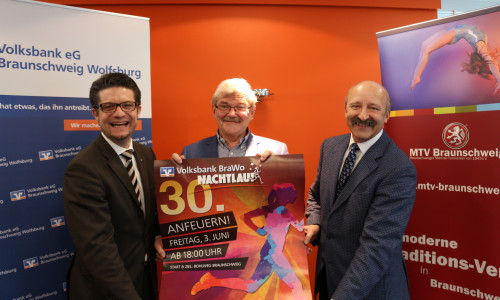 Carsten Überschär, Otto Schlieckmann und Bernd Schroers bei der Vorstellung der 2016-Ausgabe.  Foto: Robert Braumann