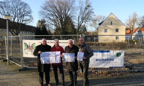 Von links nach rechts: Christian Heinrich, Oberbürgermeister Frank Klingebiel, Rolf Stratmann und Jens Bischoff. Foto: Stadt Salzgitter