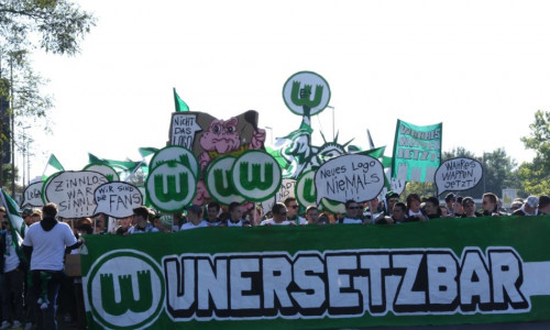 VfL-Fans erneuern Forderung für Rückkehr zum alten Wappen. Foto: Faninitiative FasZINNation Wolfsburg/Archiv
