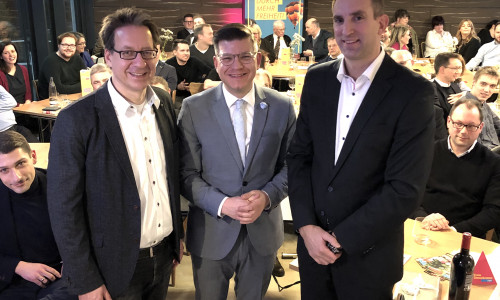 Niedersächsischer FDP-Chef Stefan Birkner,  Bezirksvorsitzender Björn Försterling und Stefan Schmerbeck von Volkswagen (v. li.). 