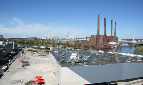 Bilck vom Nordkopftower in Richtung Kraftwerk des Volkswagenwerkes. Foto: Stadtwerke Wolfsburg AG